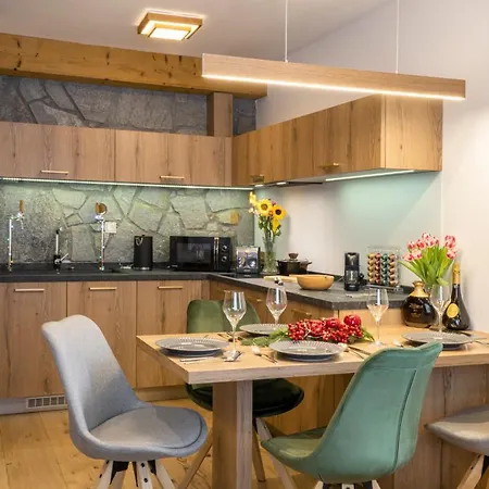 Luxusny Kukucka - Tatranske * טטרנסקה לומניקה
